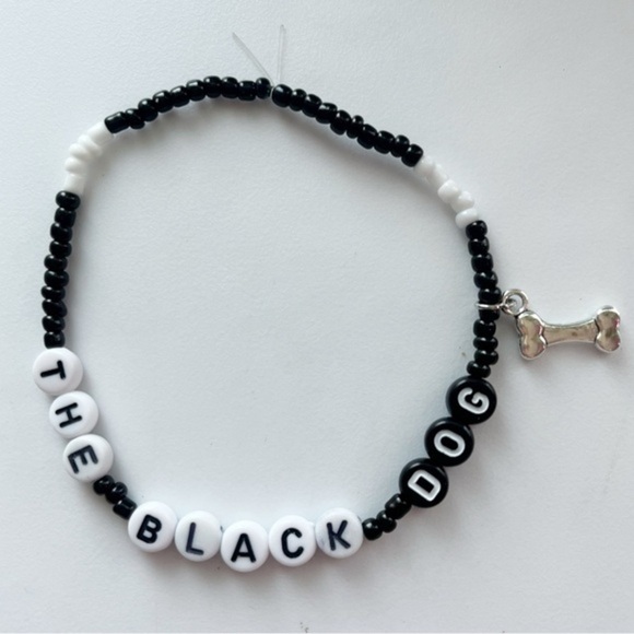 Taylor Swift Friendship Bracelet Eras Tour TTPD The Black Dog with Bone Charm - Picture 1 of 2